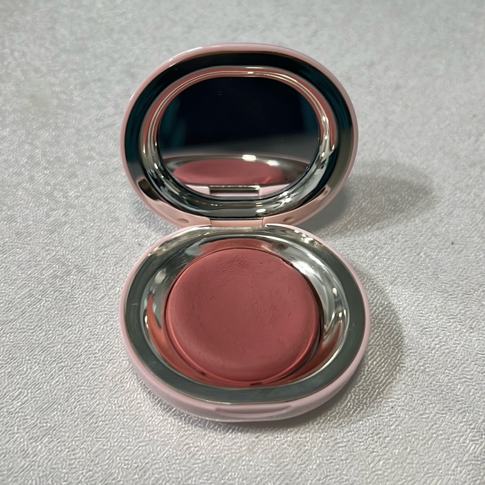 Rare Beauty Stay Vulnerable Cream Blush